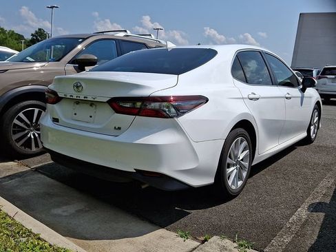 Used 2022 Toyota Camry LE FWD image 6
