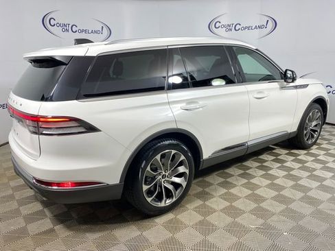 Used 2025 Lincoln Aviator Reserve w/ Illumination Package AWD/4WD image 8