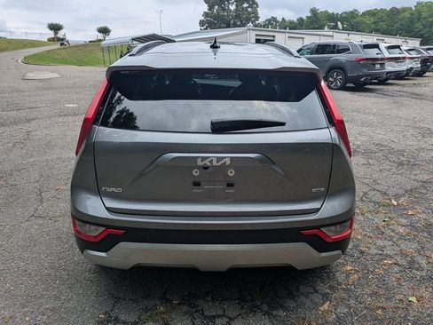 Used 2025 Kia Niro EX FWD image 5