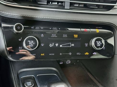 Used 2023 INFINITI QX60 Sensory w/ Vision Package AWD/4WD image 16