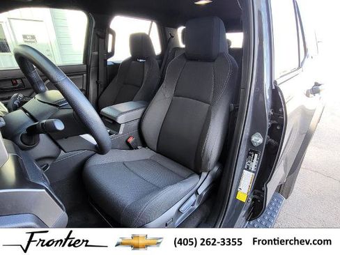 Used 2025 Toyota 4Runner 4WD image 14