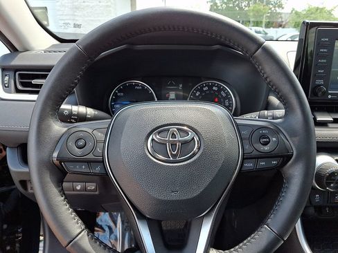 Certified 2022 Toyota RAV4 XLE Premium AWD/4WD image 20