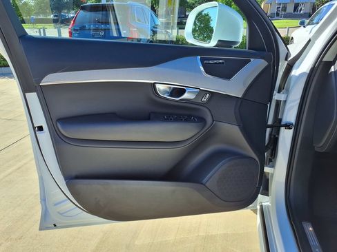 Used 2025 Volvo XC90 B5 Core w/ Protection Package AWD/4WD image 14