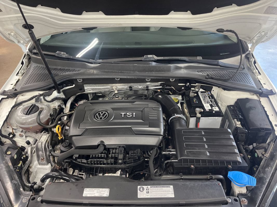 Used 2015 Volkswagen Golf S FWD image 53