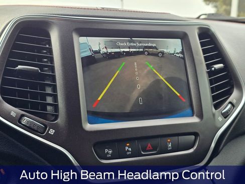 Used 2020 Jeep Cherokee Trailhawk w/ Technology Group AWD/4WD image 25