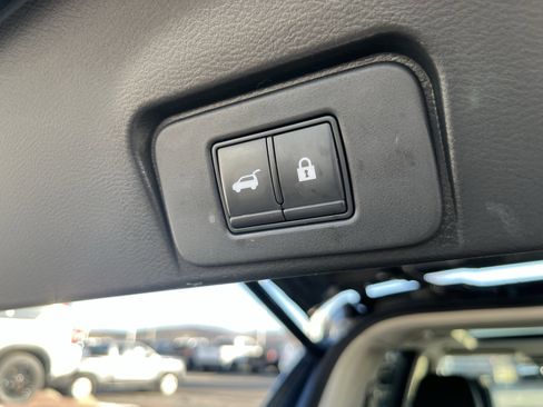 Used 2023 Nissan Rogue SV w/ SV Premium Package image 7