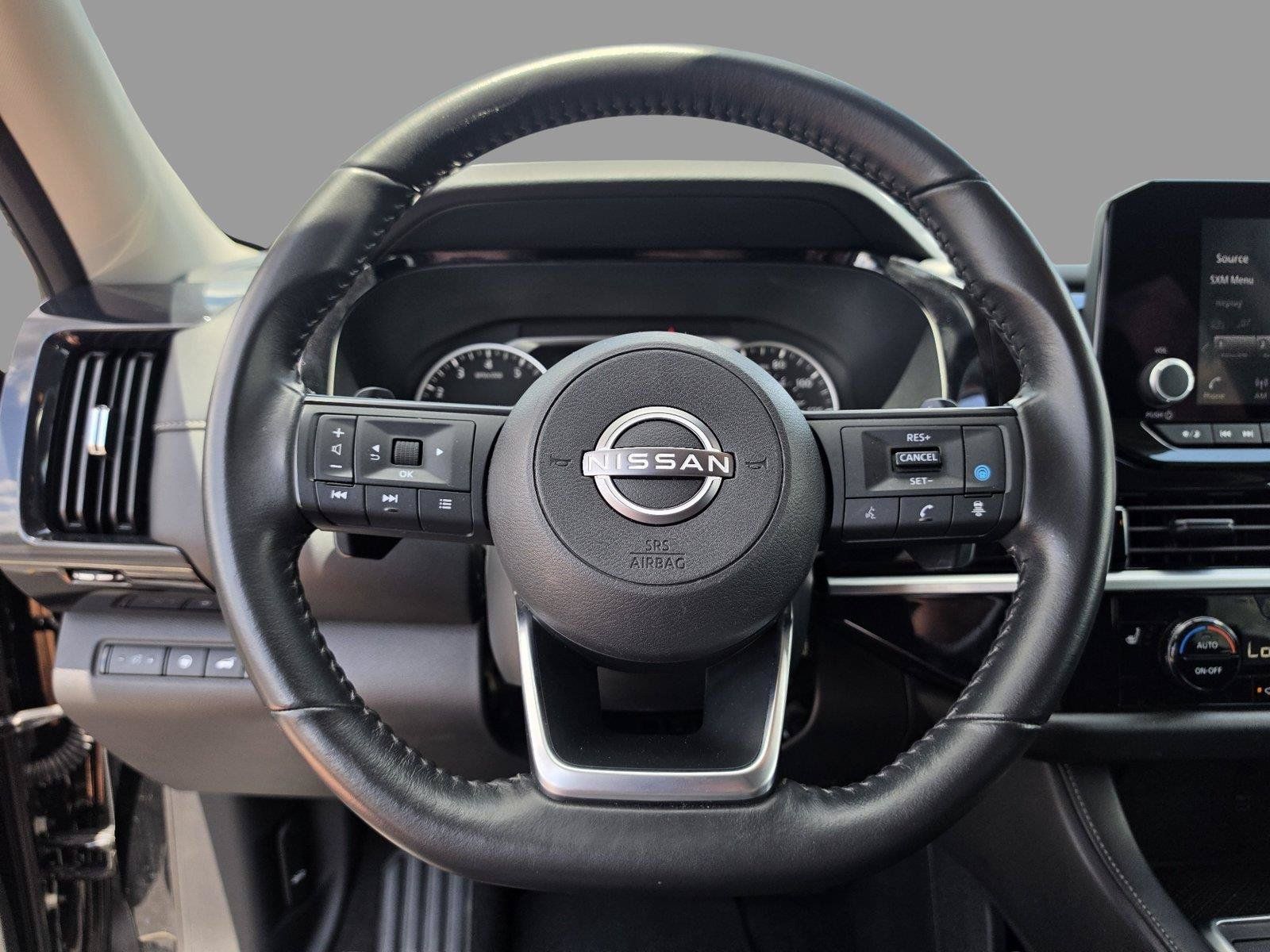 Used 2025 Nissan Pathfinder SV FWD image 25