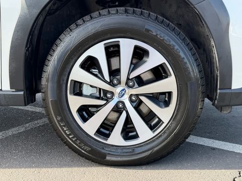 Used 2023 Subaru Outback Premium image 10