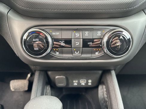 Certified 2023 Chevrolet TrailBlazer LT w/ Convenience Package AWD/4WD image 14