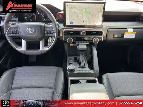 Used 2025 Toyota 4Runner TRD Off-Road Premium image 16