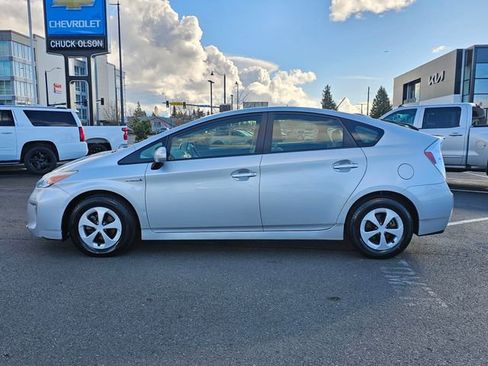 Used 2013 Toyota Prius Three w/ Solar Roof Pkg image 2