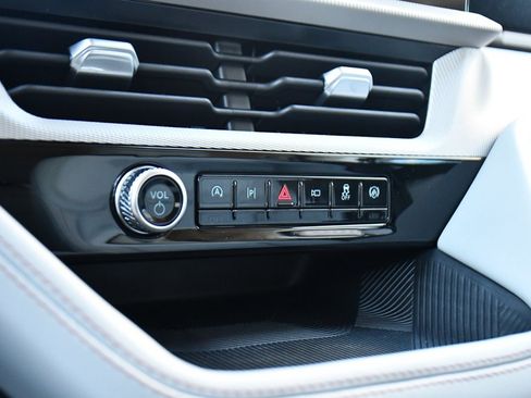 Used 2026 Ford Explorer Active w/ Active Comfort Package image 31