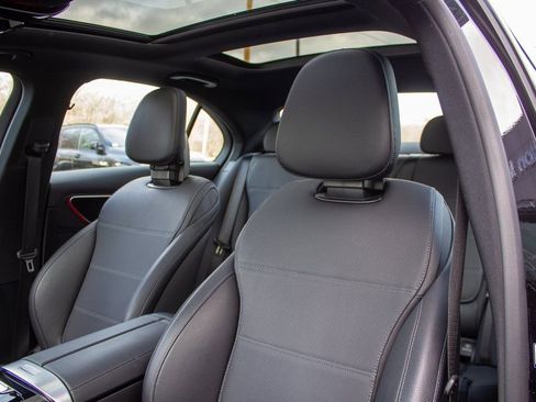 Used 2025 Mercedes-Benz C 300 4MATIC Sedan image 12