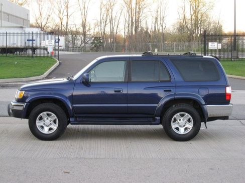Used 2002 Toyota 4Runner SR5 image 6