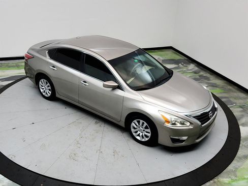 Used 2015 Nissan Altima 2.5 S w/ Power Driver Seat Package FWD image 32