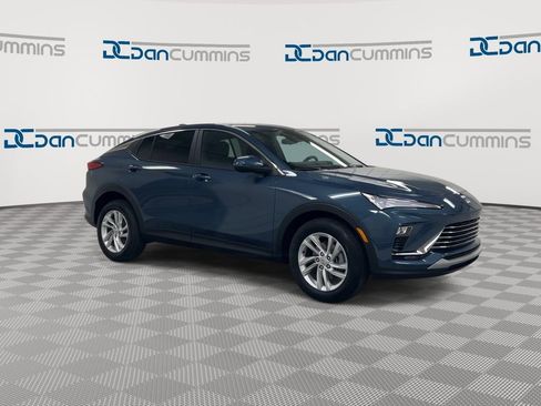 New 2026 Buick Envista Preferred image 2