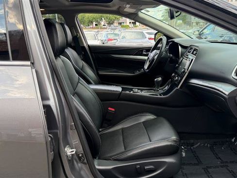 Used 2018 Nissan Maxima 3.5 SL FWD image 6