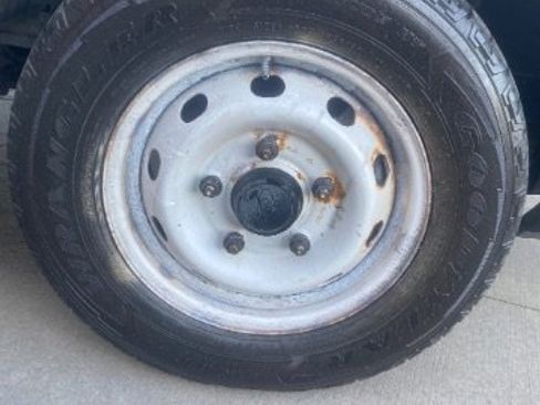 Used 2015 Ford Transit 150 XL image 25