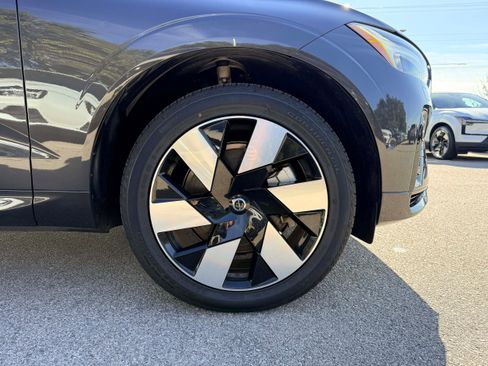 Certified 2024 Volvo XC60 T8 Plus w/ Protection Package Premier image 9