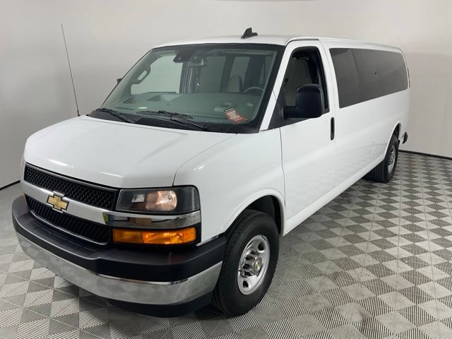 Used 2024 Chevrolet Express 3500 LT w/ LT Preferred Equipment Group RWD image 2