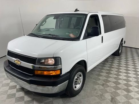 Used 2024 Chevrolet Express 3500 LT w/ LT Preferred Equipment Group RWD image 2