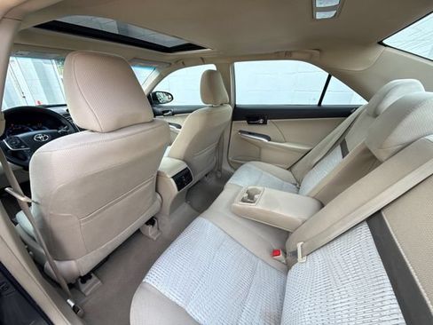 Used 2014 Toyota Camry XLE w/ Moonroof Package FWD image 36