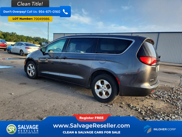 Used 2017 Chrysler Pacifica LX w/ Tire & Wheel Group FWD image 3