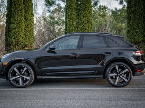 Used 2023 Porsche Macan Turbo image 9