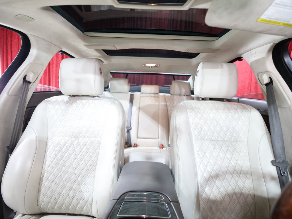 Used 2017 Jaguar XJ L Portfolio RWD image 26