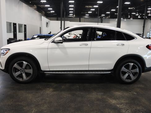 Used 2023 Mercedes-Benz GLC 300 4MATIC Coupe image 9