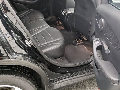 Used 2022 Mercedes-Benz GLC 300 4MATIC image 23