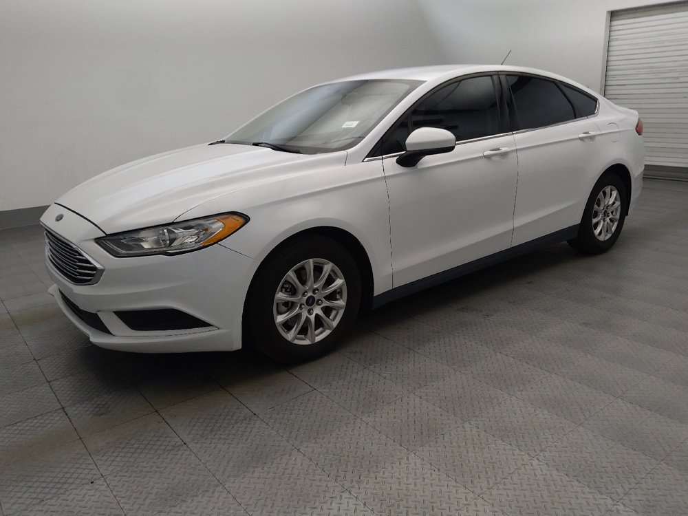 Used 2018 Ford Fusion S FWD image 2