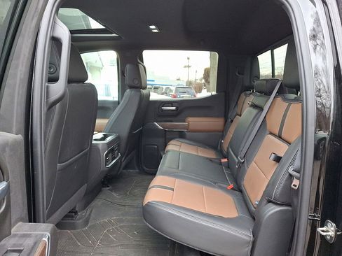 Used 2020 Chevrolet Silverado 1500 High Country w/ Technology Package image 9