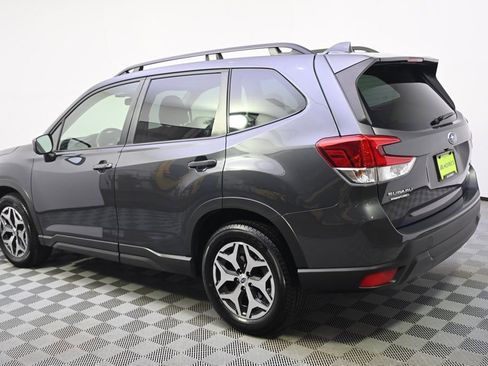 Used 2022 Subaru Forester Premium AWD/4WD image 3