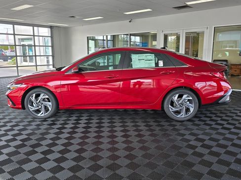 New 2025 Hyundai Elantra Limited image 7