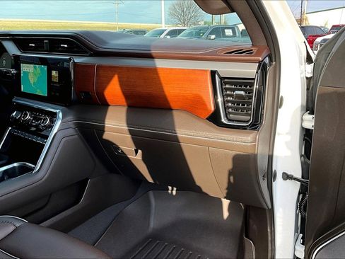 Used 2022 GMC Sierra 1500 Denali w/ Denali Reserve Package image 16