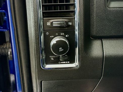 Used 2017 RAM 1500 Laramie w/ Convenience Group image 10