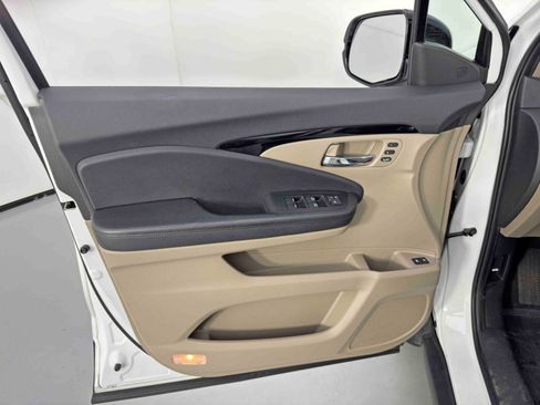 Used 2020 Honda Pilot Touring image 41