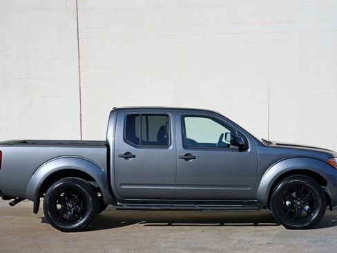 Used 2020 Nissan Frontier SV w/ Midnight Edition Floor Mats RWD image 46
