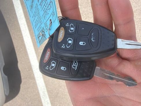 Used 2005 Chrysler Town & Country Touring FWD image 12