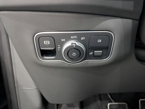 Used 2025 Aston Martin DBX 707 image 31