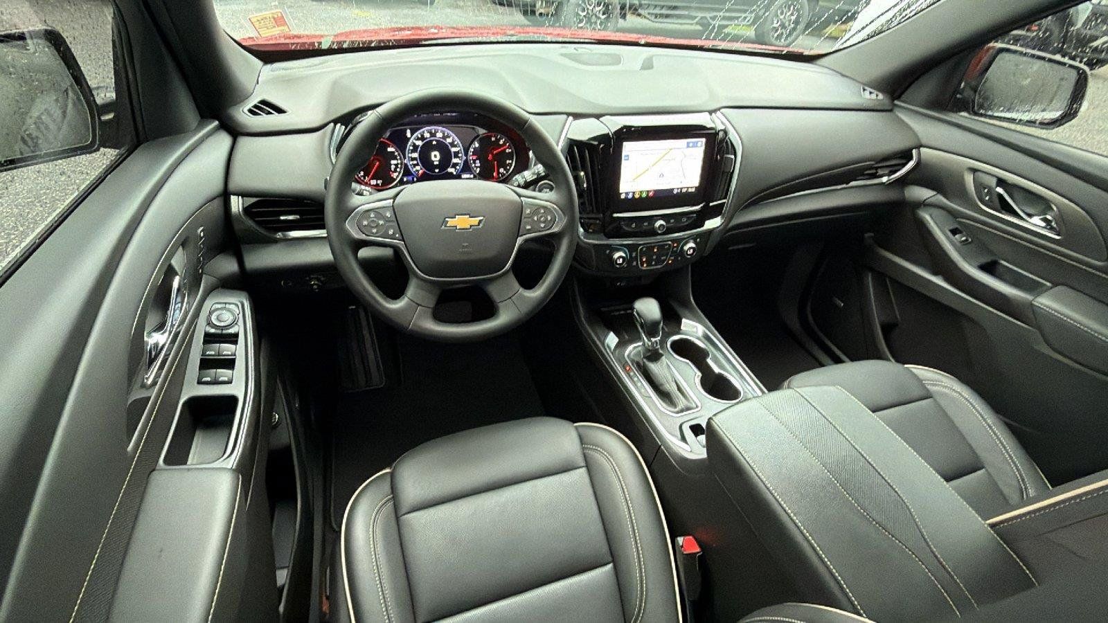 Used 2023 Chevrolet Traverse Premier FWD image 27