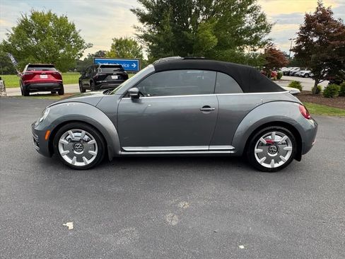 Used 2019 Volkswagen Beetle 2.0T SE FWD image 6