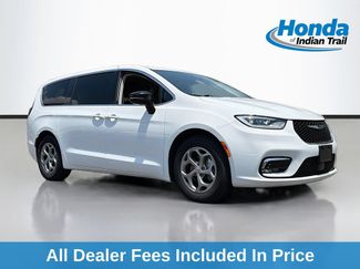 Used 2024 Chrysler Pacifica Limited FWD video 1