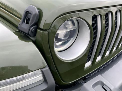 Used 2021 Jeep Gladiator Overland w/ Popular Equipment Package image 24