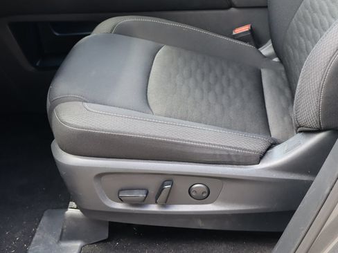 Used 2025 Nissan Pathfinder SV AWD/4WD image 15