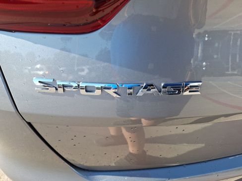 Used 2021 Kia Sportage EX w/ EX Technology Package image 13