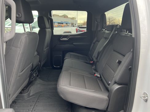 Used 2024 GMC Sierra 1500 Elevation image 30
