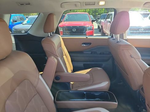 New 2026 Nissan Pathfinder Platinum FWD image 30