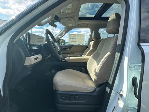 New 2026 INFINITI QX80 Pure image 7